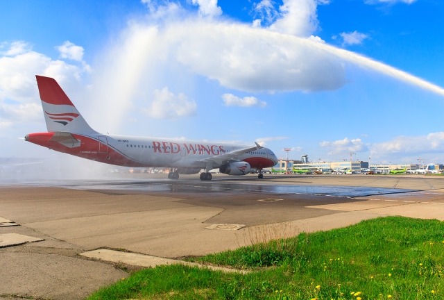 Самолет A321 авиакомпании Red Wings
