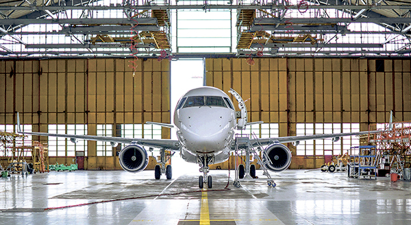 Одна из главных специализаций LOT AMS — самолеты производства Embraer // LOT AMS