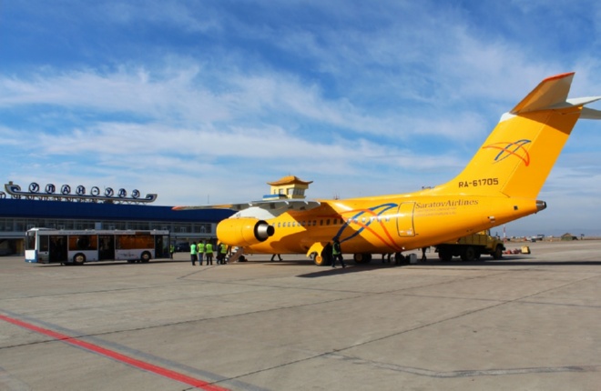 Самолет Ан-148 авиакомпании "Саратовские авиалинии