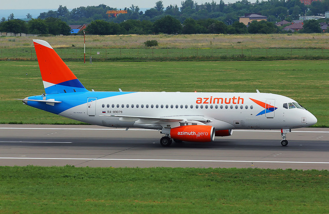 Самолет SSJ 100 авиакомпании "Азимут"