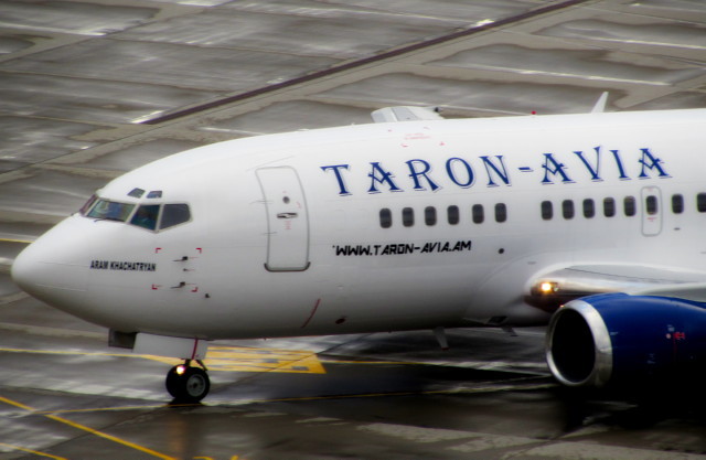 Boeing 737-500 Taron-Avia