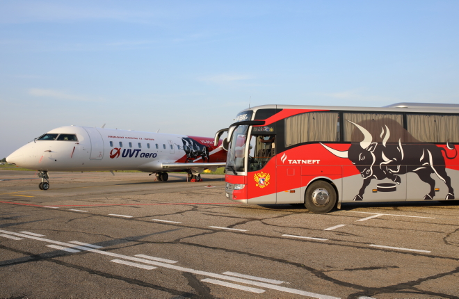 Самолет CRJ200