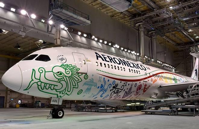 Первый самолет Aeromexico в новой ливрее