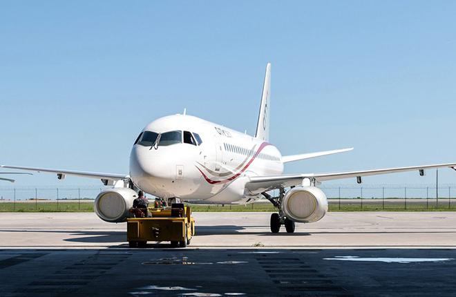 Первый SSJ100 для авиакомпании City Jet уже покрашен