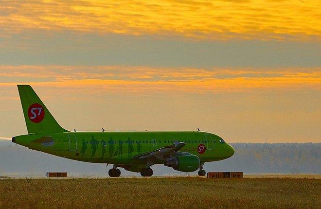 Самолет авиакомпании S7 Airlines