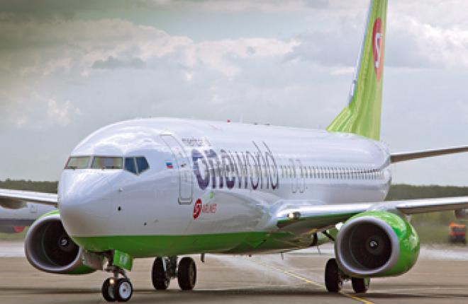 The second 737-800 delivered to S7 Airlines in May in colors of oneworld