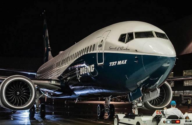 737 MAX 