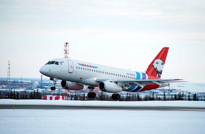 Самолет SSJ 100 авиакомпании "Ямал"