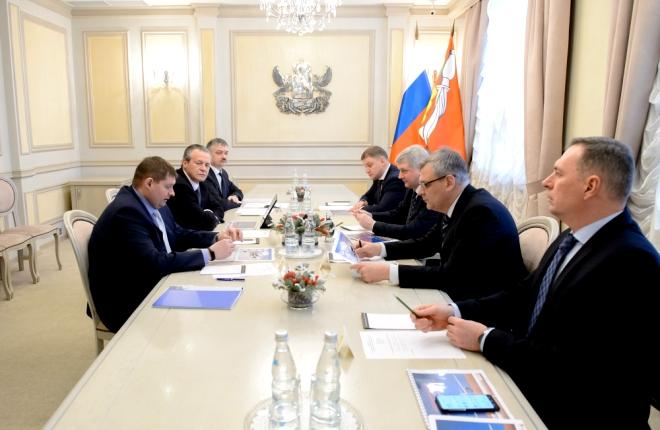 Встреча руководителей авиакомпании "Лидер" с губернатором Воронежской области