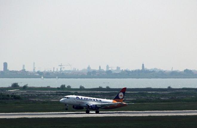 SSJ 100 в Венеции