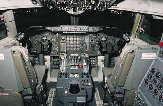 Кабина пилотов Boeing 747 :: Boeing В ближайшие 20 лет России и СНГ понадобятся 18 тыс. пилотов