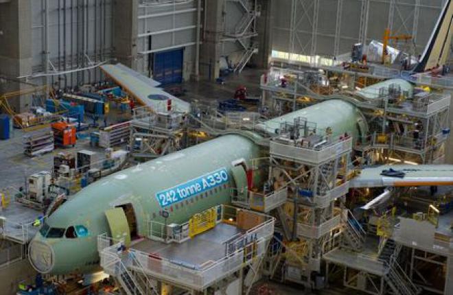 Сборка самолета A330 с увеличенной взлетной массой до 242 т :: airbus.com Airbus начал сборку первого A330 с увеличенной взлетной массой