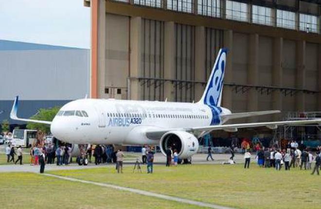 Airbus выкатил первый самолет A320NEO