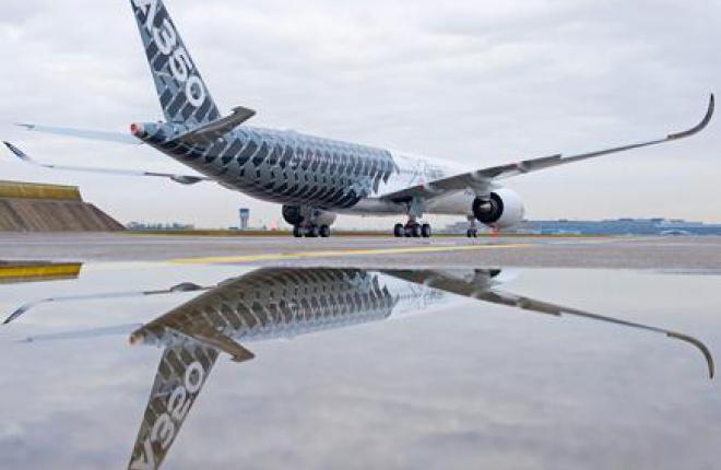 Европейский авиастроитель Airbus представил третий самолет A350XWB (заводской номер MSN2), предназначенный для летных испытаний, на заводе во французской Тулузе :: Airbus Airbus представил самолет A350XWB в «композитной» ливрее