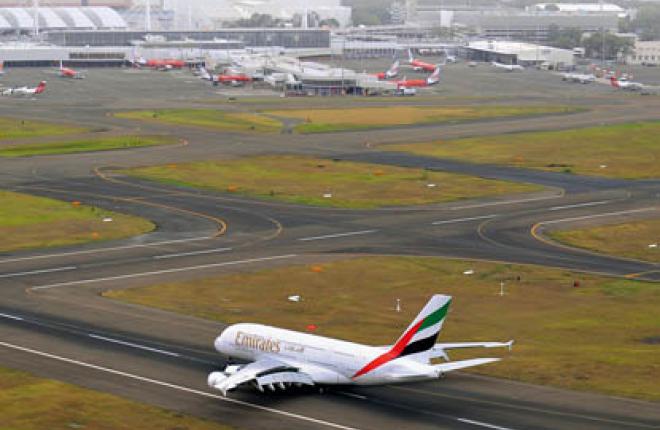 Airbus A380 компании Emirates прибывает в Сидней из Дубая — одного из возможных 