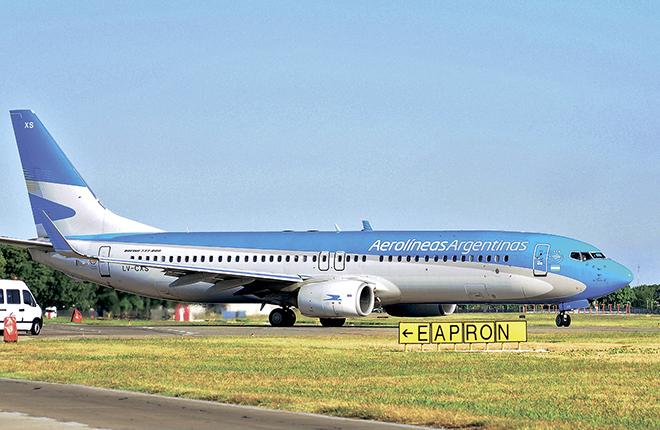 еще недавно аргентинское правительство отдавало приоритет в области воздушного транспорта главному перевозчику — Aerolineas Argentinas