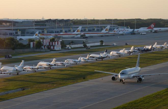 Аэропорт Борисполь предложил авиакомпании "АэроСвит" сменить терминал