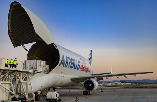 На российский рынок негабаритных грузов выйдут самолеты Airbus Beluga ST (A300-600ST Super Transporter)