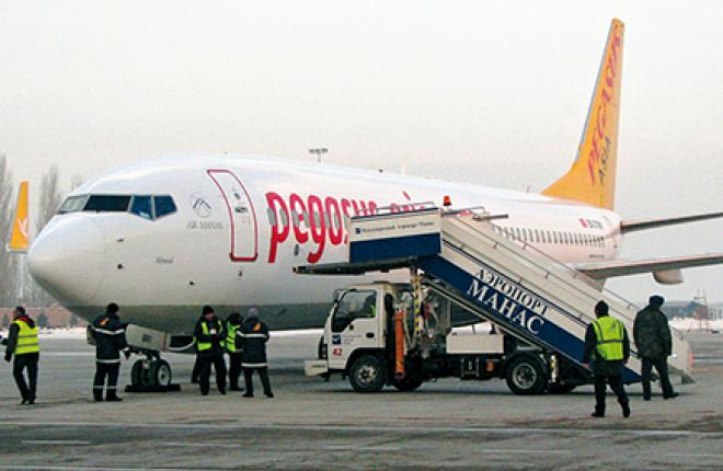 Первый в истории гражданской авиации Киргизии Boeing 737NG EX-37801 в аэропорту Манас, декабрь 2014 года // БФ ОАО «МАМ» Первый в истории гражданской авиации Киргизии Boeing 737NG EX-37801 в аэропорту Манас, декабрь 2014 гОДА