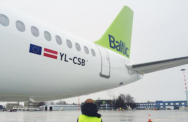 Самолет Bombardier CS300 авиакомпании airBaltic