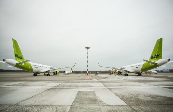 самолеты A220-300 airBaltic