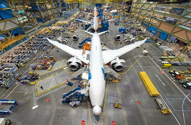 В 2015 году Boeing поставил 135 самолетов 787-й серии с заводов в Эверетте (Вашингтон) и Чарлстоне (Южная Каролина)