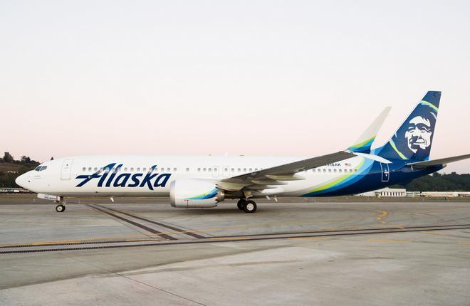 самолет Boeing 737-9 американской авиакомпании Alaska Airlines