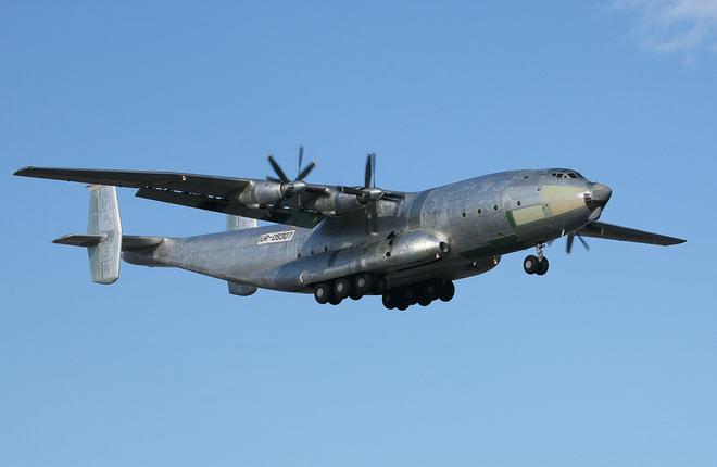 Флот "Авиалиний Антонова" пополнился восстановленным самолетом Ан-22