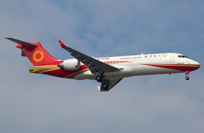Китайский самолет ARJ21 ввели в коммерческую эксплуатацию