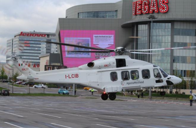 Вертолет AW189 впервые прилетел в Россию