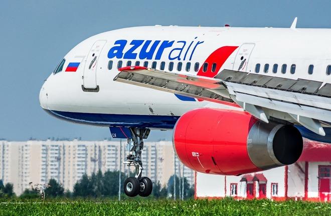 самолет Boeing 757 авиакомпанииAzur Air