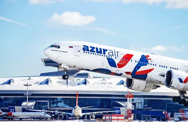 Самолет Boeing 777 авиакомпании Azur Air