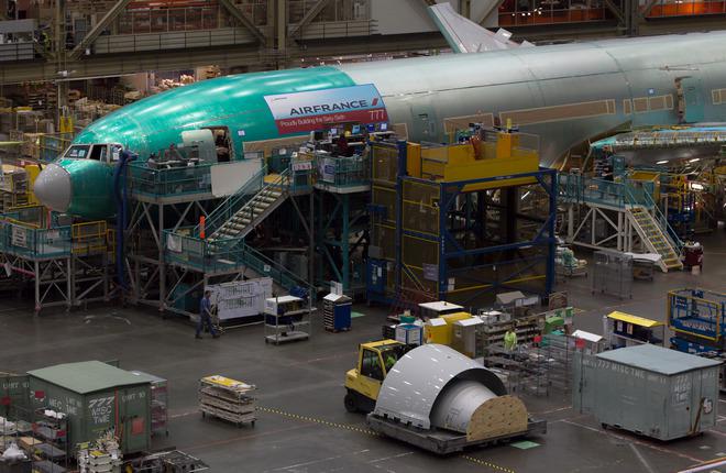 В конце 2018 — начале 2019 г. сборку Boeing 777 замедлят до 5,5 самолета в месяц :: Леонид Фаерберг // transport-photo.com Boeing анонсировал очередное сокращение темпов сборки Boeing 777