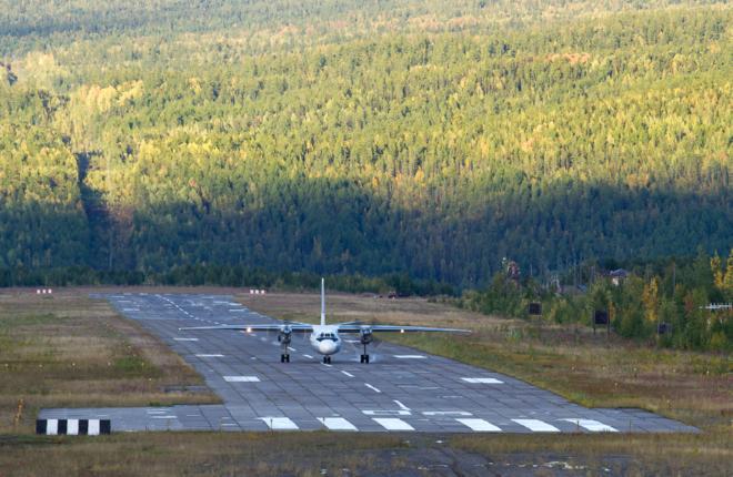 Ан-24РВ авиакомпании "КрасАвиа" в Байките, 2014 год :: Кирилл Скурихин Авиакомпанию "КрасАвиа" избавили от малых аэропортов