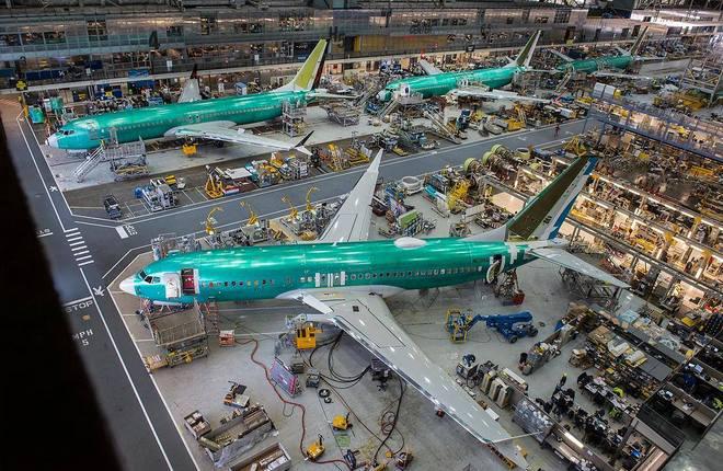 Если возвращение самолетов Boeing 737MAX в небо будет снова отложено, корпорация может приостановить их производство :: Boeing Boeing 737MAX