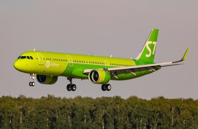 Самолет Airbus A321neo российской авиакомпании S7 Airlines