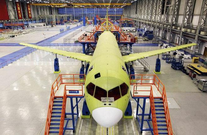 Введение в эксплуатацию китайского самолета C919 перенесли на 2019 год