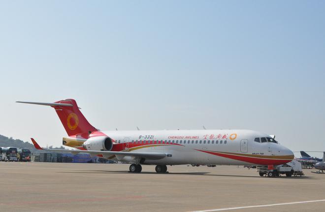 Самолет COMAC ARJ21 авиакомпании Chengdu Airlines