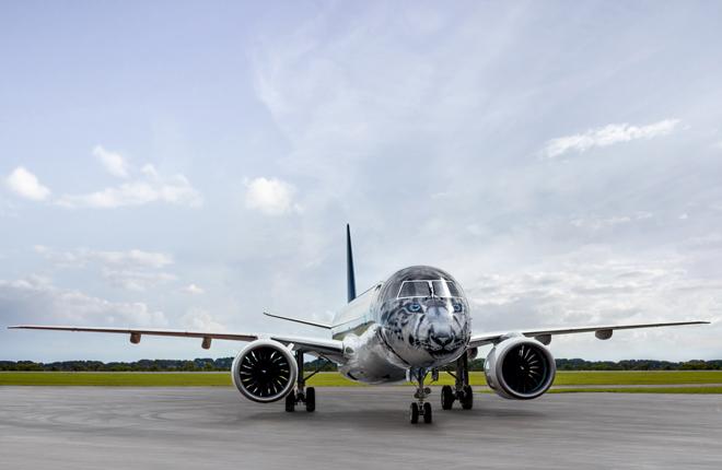 Самолет Embraer E190-E2 авиакомпании Air Astana