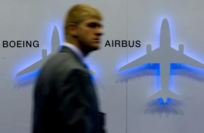 Корпорации Boeing удалось вернуть лидерство по числу твердых заказов :: Леонид Фаерберг / Transport-Photo.com Самолеты Boeing и Airbus