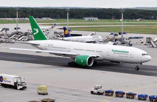 Исторически новый 777-200LR (на фото борт AZ-A778) станет 32-м по счету самолетом, полученным авиакомпанией Turkmenistan Airlines от Boeing :: Eric Salard / Wikimedia Самолет B-777 авиакомпании Turkmenistan Airlines
