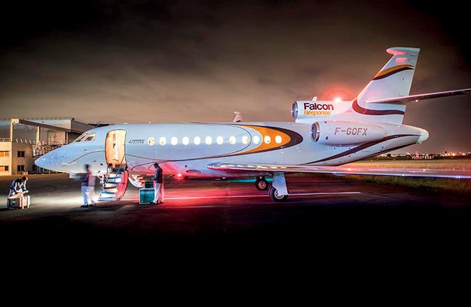 Falcon 900