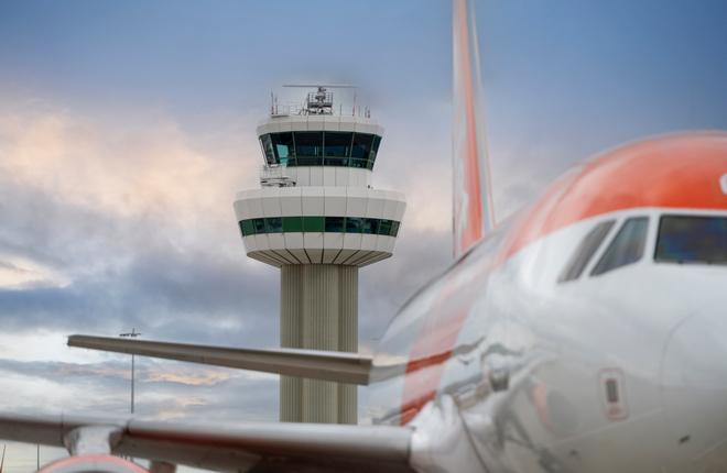 Лондонский аэропорт Гэтвик сократил количество рейсов из-за массовых заболеваний авиадиспетчеров
