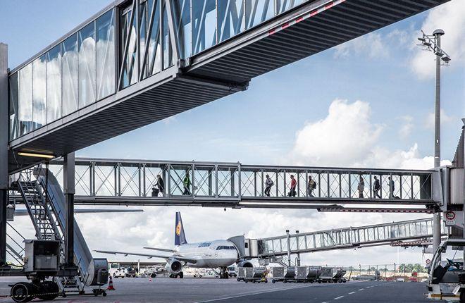 Европейские аэропорты потеряли 1,4 миллиарда пассажиров в 2021 году по сравнению с 2019 г.