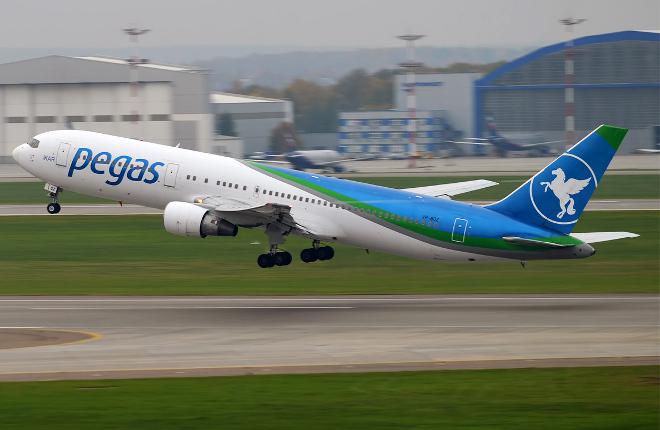 Самолет Boeing 767 авиакомпании Pegas Fly