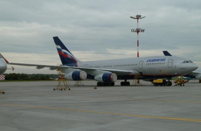 Ил-96-300, ранее принадлежавший "Аэрофлоту" (бортовой номер 96008), в аэропорту Шереметьево :: Сергей Сергеев