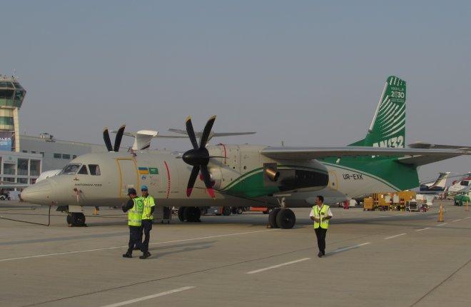 ФОТО: Самолеты Ан-132 и Ан-70 на Dubai Airshow 2017