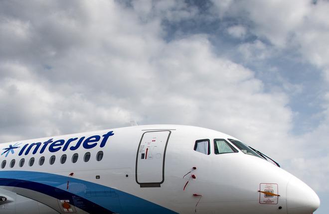 Самолет SSJ 100 авиакомпании Interjet