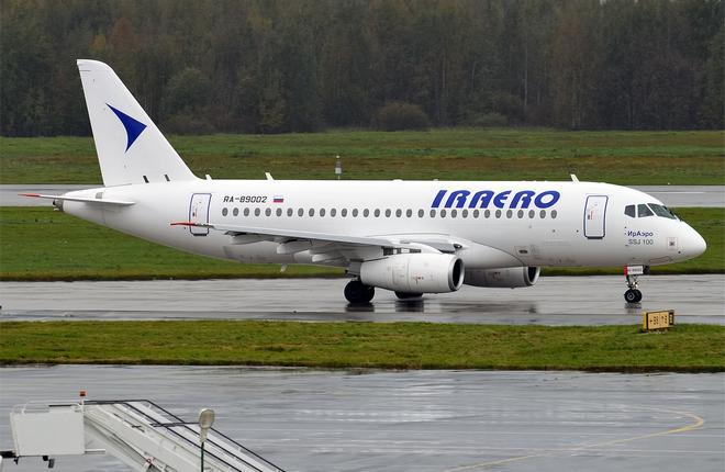 Самолет SSJ 100 авиакомпании "ИрАэро"