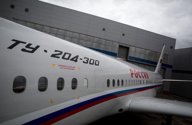 В России используется несколько Ту-204-300 для корпоративных перевозок :: Леонид Фаерберг / Transport-Photo.com "Авиастар-СП" поставит два самолета Ту-204-300 в 2016 году